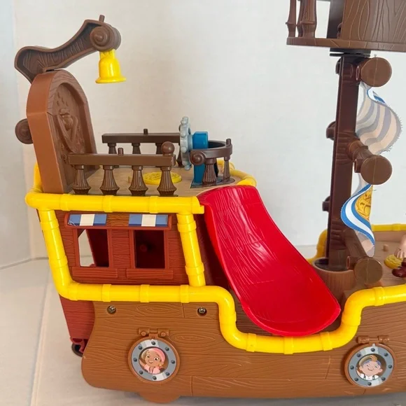 Fisher Price Disney Jake & the Never Land Pirate Ship Bucky & Hook’s Jolly Roger - Picture 6 of 17